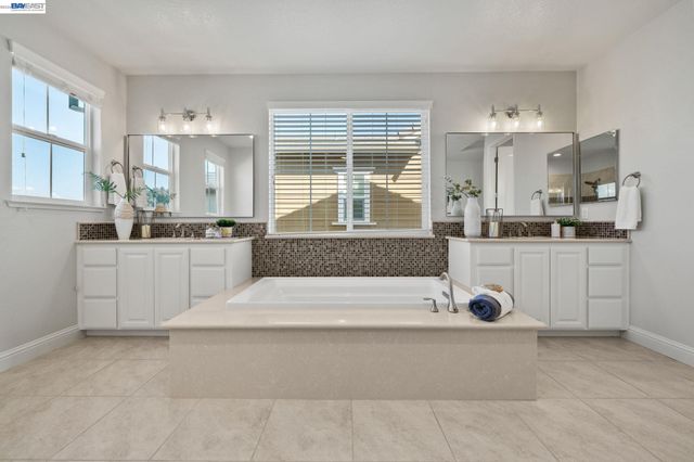 33454 Bronco Loop, Fremont, CA 94555