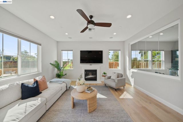 33454 Bronco Loop, Fremont, CA 94555