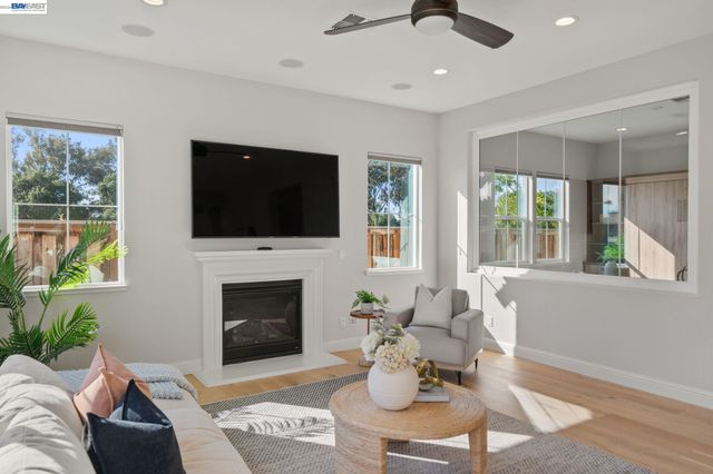 33454 Bronco Loop, Fremont, CA 94555