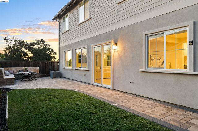 33454 Bronco Loop, Fremont, CA 94555