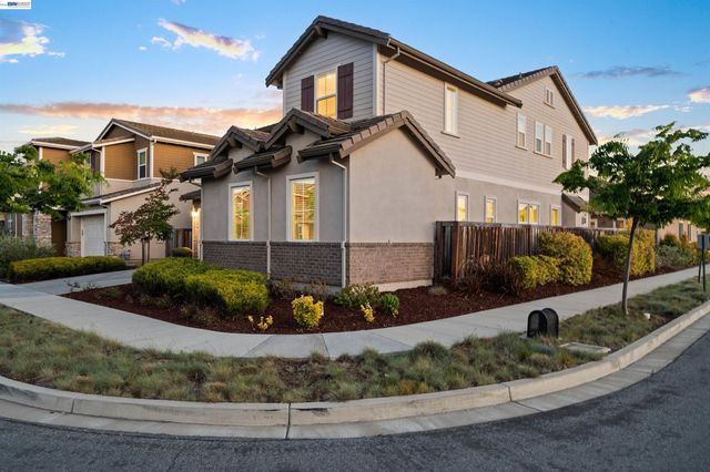 33454 Bronco Loop, Fremont, CA 94555