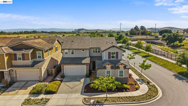 33454 Bronco Loop, Fremont, CA 94555