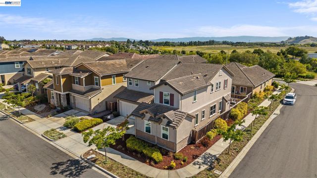 33454 Bronco Loop, Fremont, CA 94555