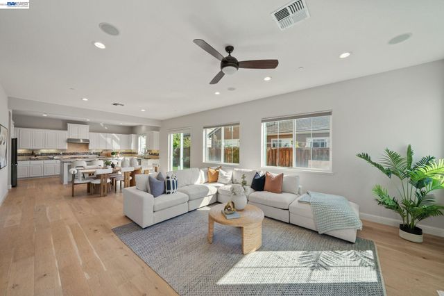 33454 Bronco Loop, Fremont, CA 94555