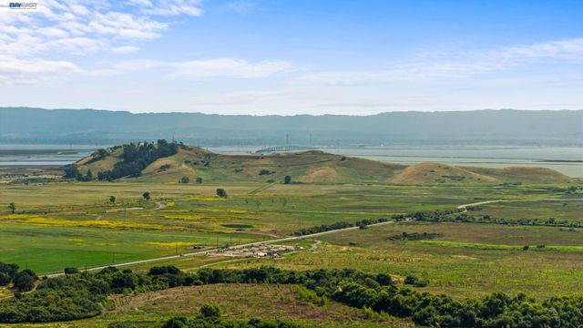 33454 Bronco Loop, Fremont, CA 94555