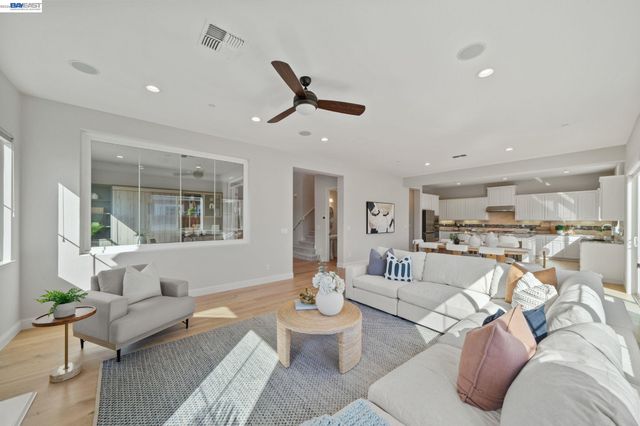 33454 Bronco Loop, Fremont, CA 94555