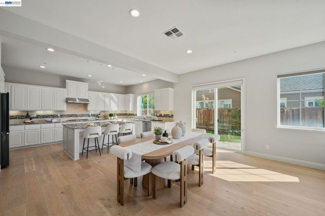 33454 Bronco Loop, Fremont, CA 94555