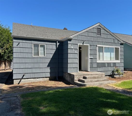 2914 WASHINGTON Way, Longview, WA 98632