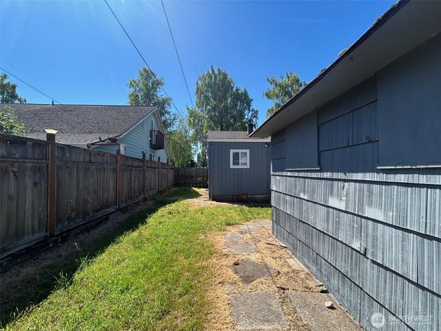 2914 WASHINGTON Way, Longview, WA 98632