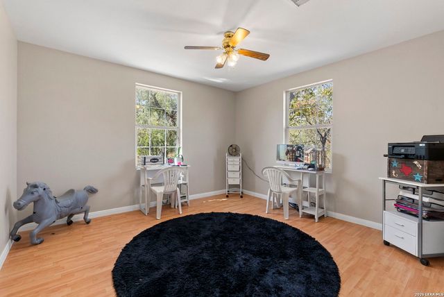 695 FOX TROTTER RD, Seguin, TX 78155
