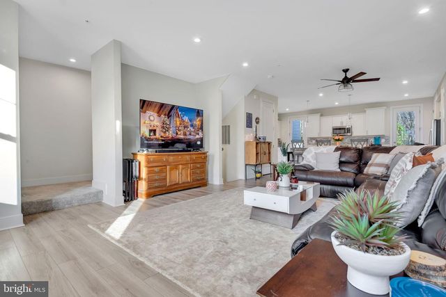 8353 AMBER BEACON CIR, Millersville, MD 21108