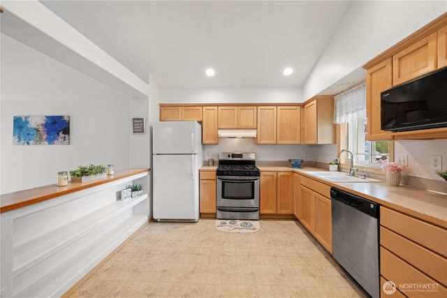 1705 Wildflower Way, Sedro Woolley, WA 98284