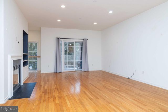 156 CHRISTINA LANDING DR, Wilmington, DE 19801