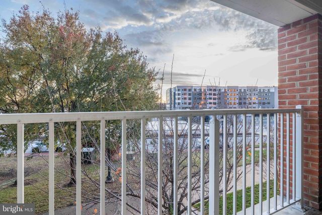 156 CHRISTINA LANDING DR, Wilmington, DE 19801