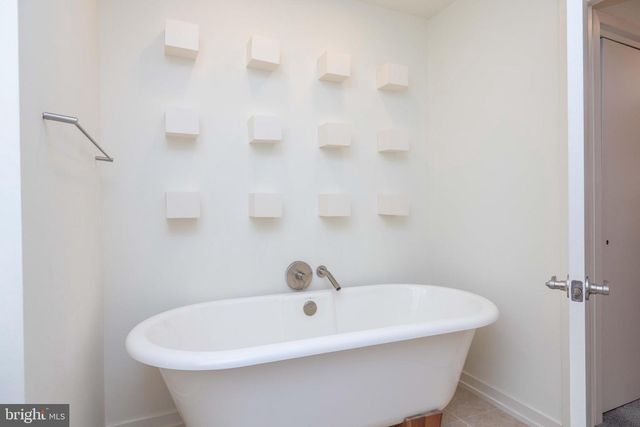 156 CHRISTINA LANDING DR, Wilmington, DE 19801