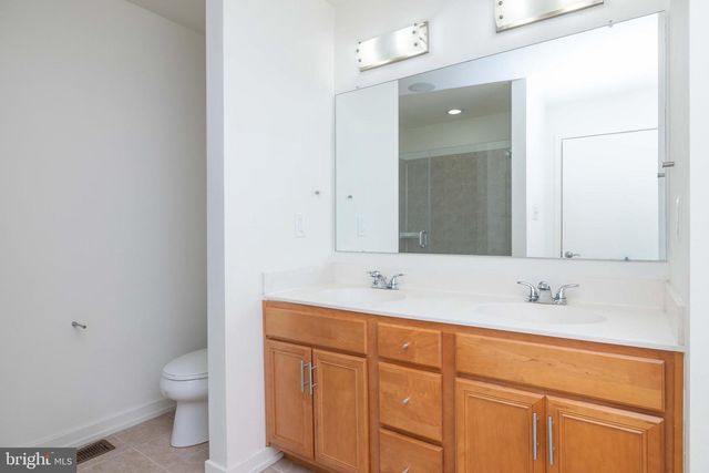 156 CHRISTINA LANDING DR, Wilmington, DE 19801