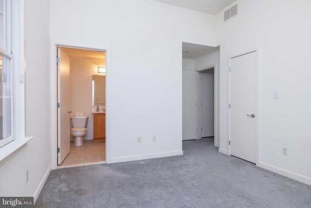 156 CHRISTINA LANDING DR, Wilmington, DE 19801