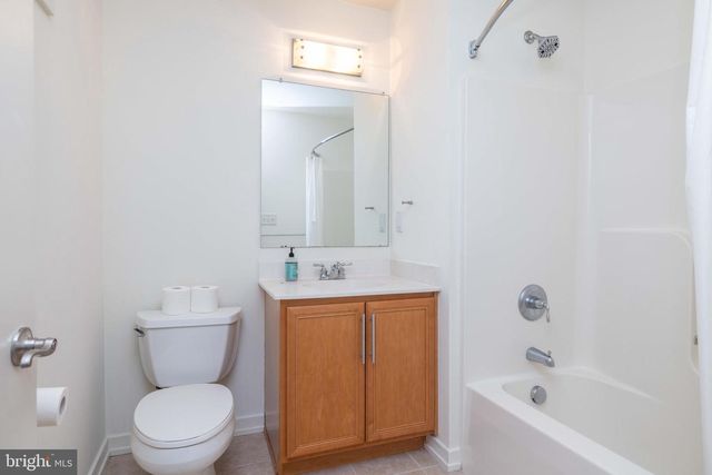 156 CHRISTINA LANDING DR, Wilmington, DE 19801