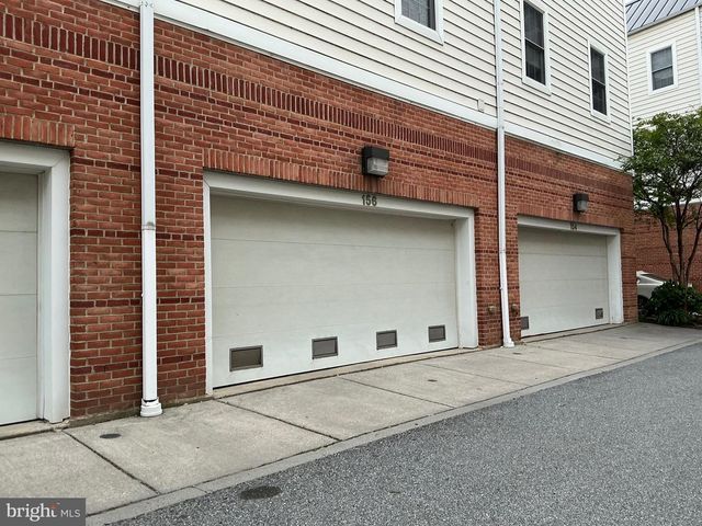156 CHRISTINA LANDING DR, Wilmington, DE 19801