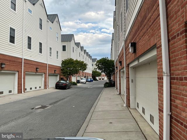 156 CHRISTINA LANDING DR, Wilmington, DE 19801