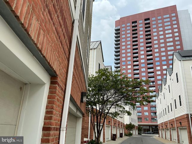 156 CHRISTINA LANDING DR, Wilmington, DE 19801