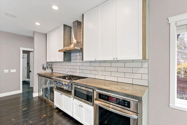 20577 NE Sierra Drive, Bend, OR 97701