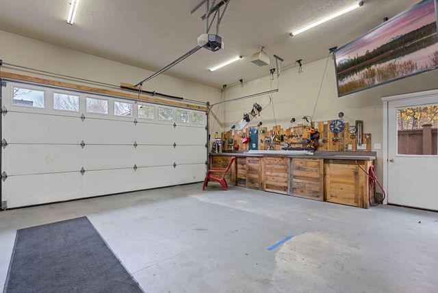 20577 NE Sierra Drive, Bend, OR 97701