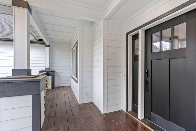 20577 NE Sierra Drive, Bend, OR 97701