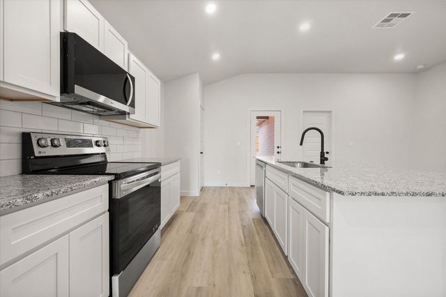 2409 Bryan Avenue, Wolfforth, TX 79382