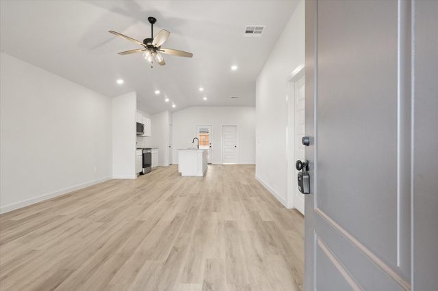2409 Bryan Avenue, Wolfforth, TX 79382