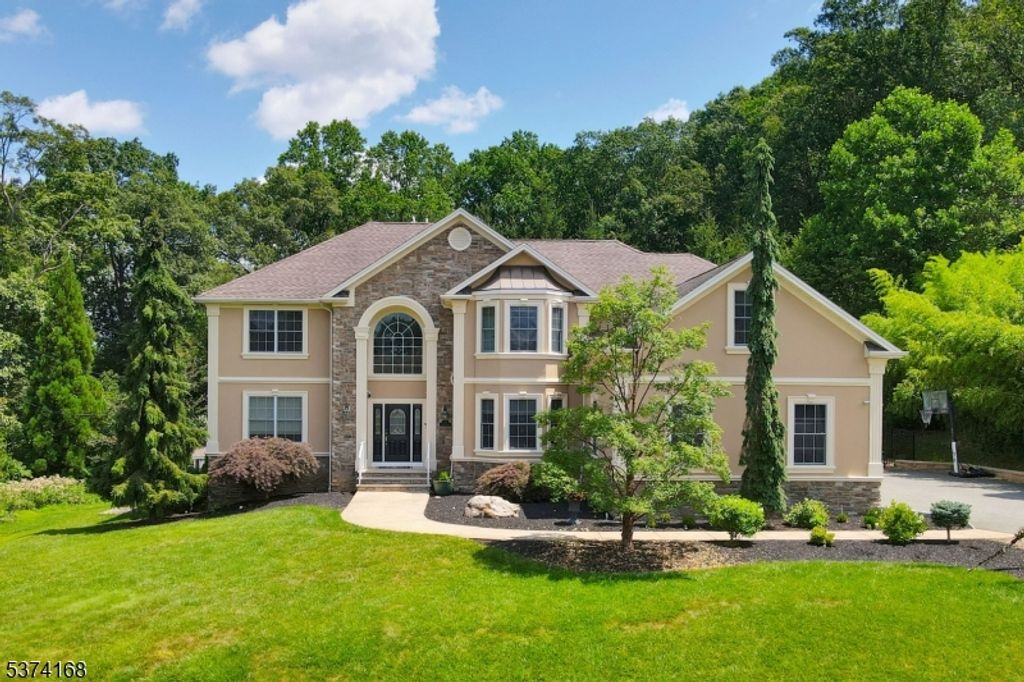 3 Jared Pl, Mount Olive Twp., NJ 07828