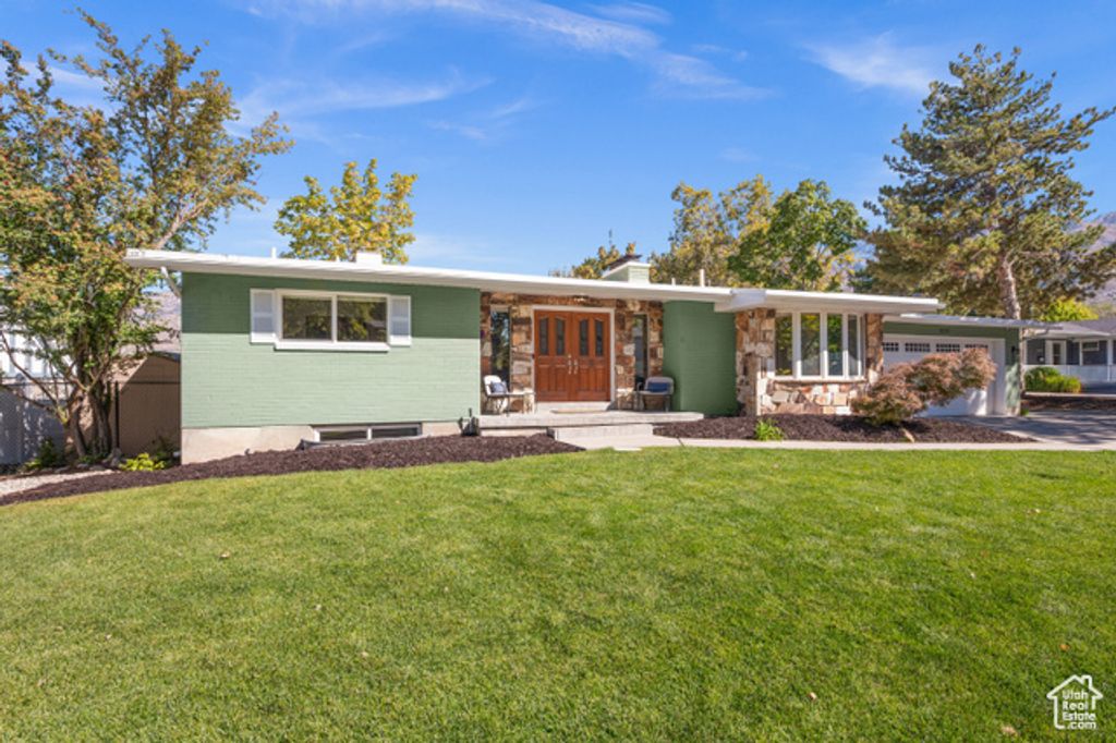 8597 S MOUNT MAJESTIC RD, Sandy, UT 84093
