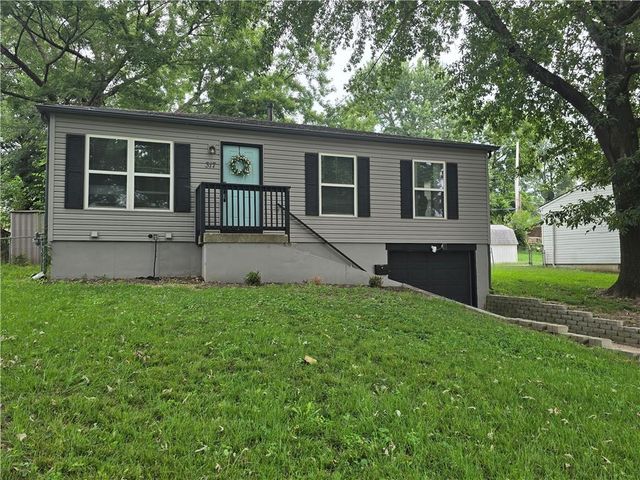 317 N Cochise Drive, Independence, MO 64056