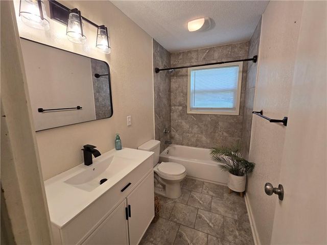 317 N Cochise Drive, Independence, MO 64056