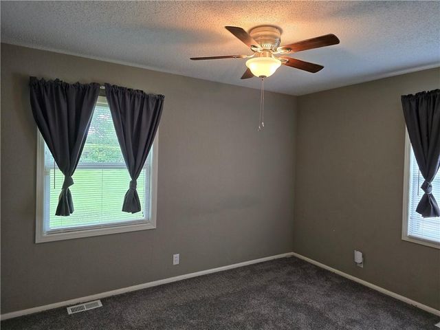 317 N Cochise Drive, Independence, MO 64056