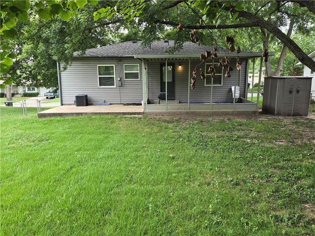 317 N Cochise Drive, Independence, MO 64056