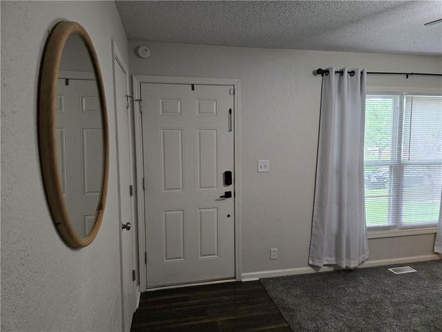 317 N Cochise Drive, Independence, MO 64056