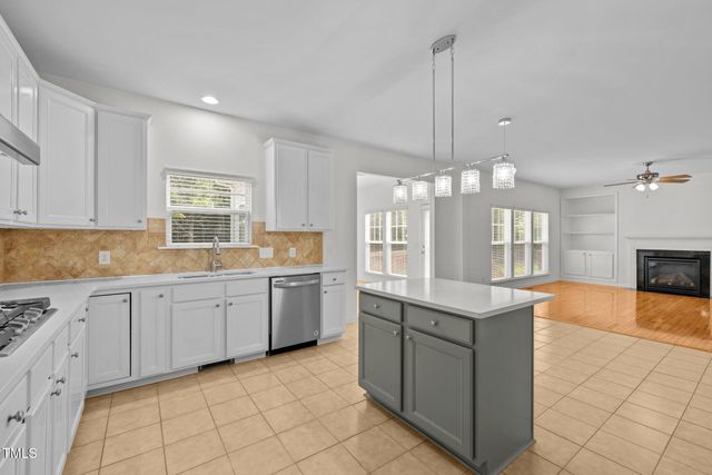 324 Farrow Glen Loop, Cary, NC 27519