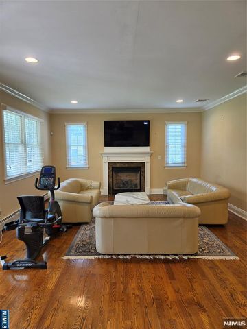 60 1st, Harrington Park, NJ 07640