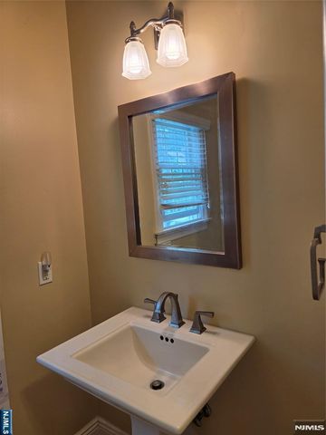 60 1st, Harrington Park, NJ 07640