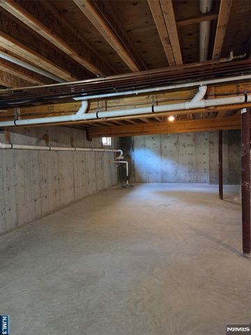 60 1st, Harrington Park, NJ 07640
