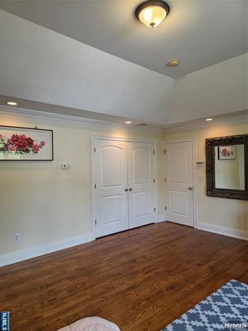 60 1st, Harrington Park, NJ 07640