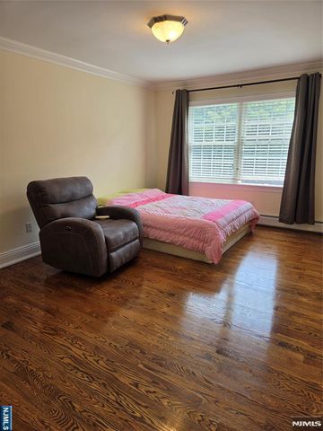 60 1st, Harrington Park, NJ 07640