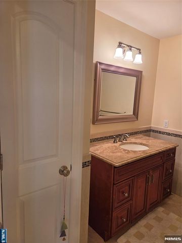60 1st, Harrington Park, NJ 07640
