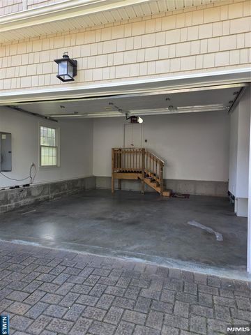 60 1st, Harrington Park, NJ 07640