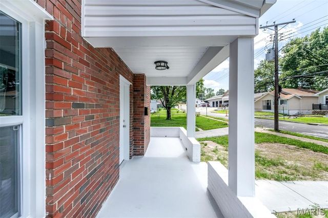 2412 Wallis Avenue, Overland, MO 63114