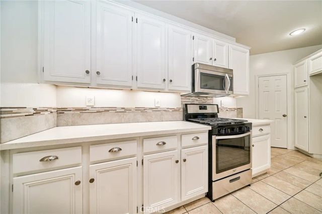 441 Ridgeway, Irvine, CA 92620