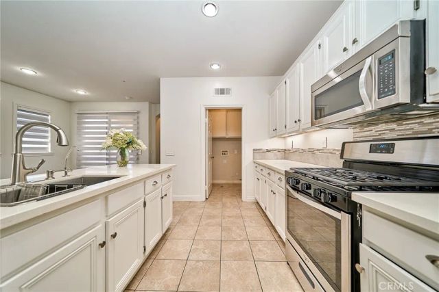 441 Ridgeway, Irvine, CA 92620