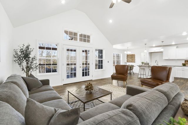 8085 State Hwy Dd, Branson West, MO 65737