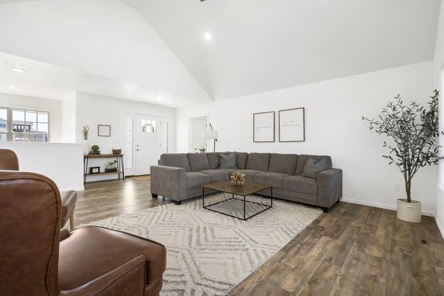 8085 State Hwy Dd, Branson West, MO 65737